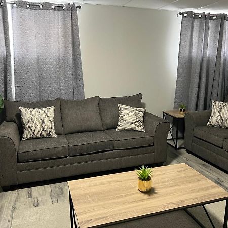 Cozy Modern And Lavish 1 Bedroom Basement Suite Winnipeg Zewnętrze zdjęcie