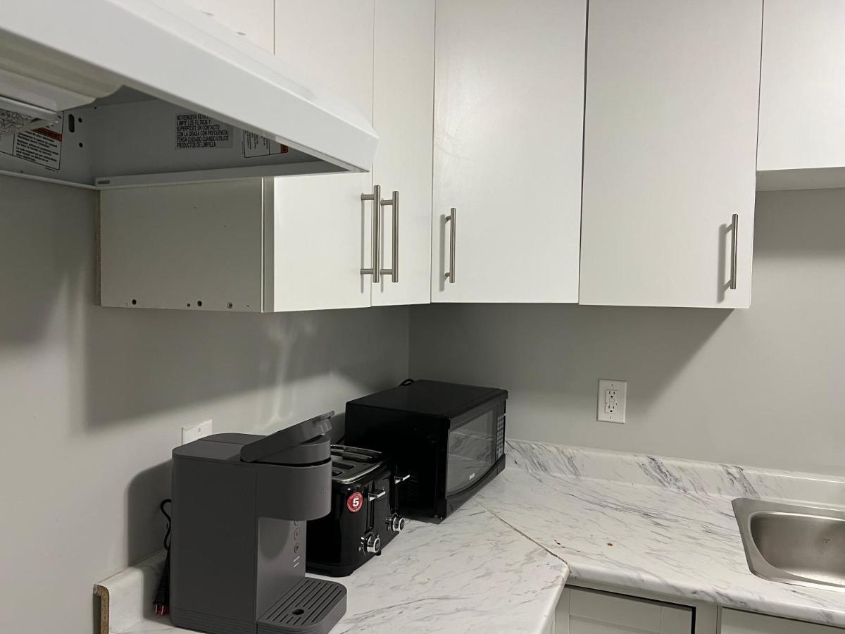 Cozy Modern And Lavish 1 Bedroom Basement Suite Winnipeg Zewnętrze zdjęcie