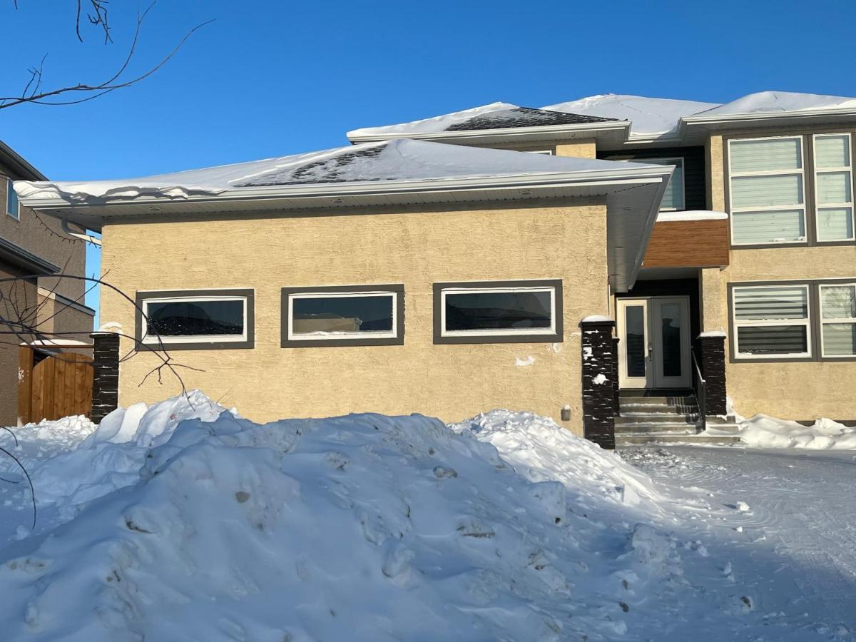 Cozy Modern And Lavish 1 Bedroom Basement Suite Winnipeg Zewnętrze zdjęcie